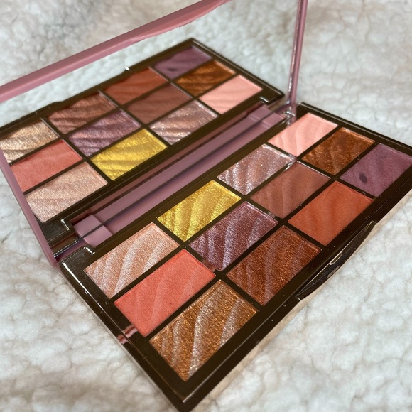 Ciate The Velvet Palette - Picture 1 of 3
